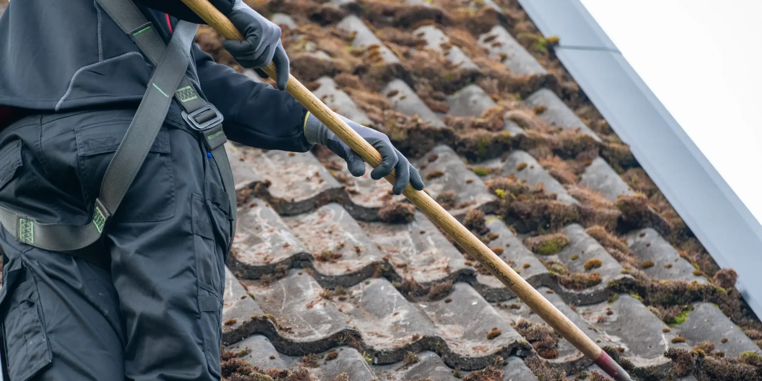 mccann-roofing-roof-cleaning-wiltshire